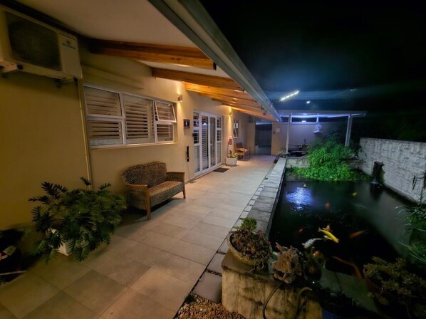 Huone, 1 makuuhuone, esteetön, tupakointi sallittu | Puutarha