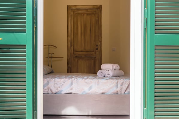 Appartement (1 Bedroom) | 1 chambre, espace de travail pour ordinateur portable, draps fournis