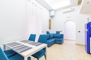 Living area - Tribunali 194 - Cozy Flat in Center (Naples)