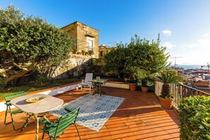 Terrace/patio - Villa Paola - Hidden Panoramic Garden and Terraces by Napoliapartments (Naples)