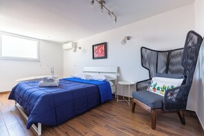 Apartment (1 Bedroom) | 1 bedroom, bed sheets