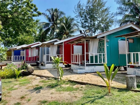Exterior. Global Star Chalet