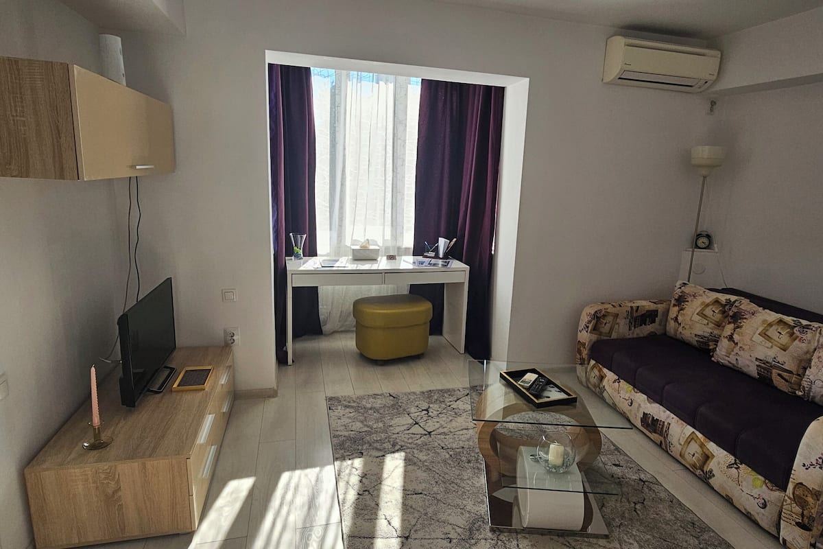 Comfort Apartment, Courtyard View | Living area