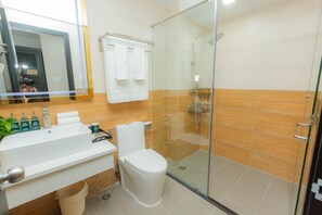 Suihku, ilmaiset hygieniatuotteet, pyyhkeet, saippua