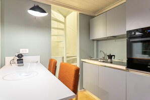 Køleskab, ovn, kogeplade, opvaskemaskine