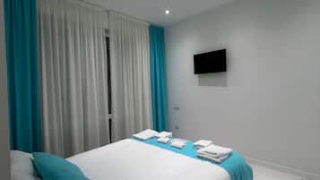 Classic-Doppelzimmer, Balkon | Zimmersafe, kostenloses WLAN