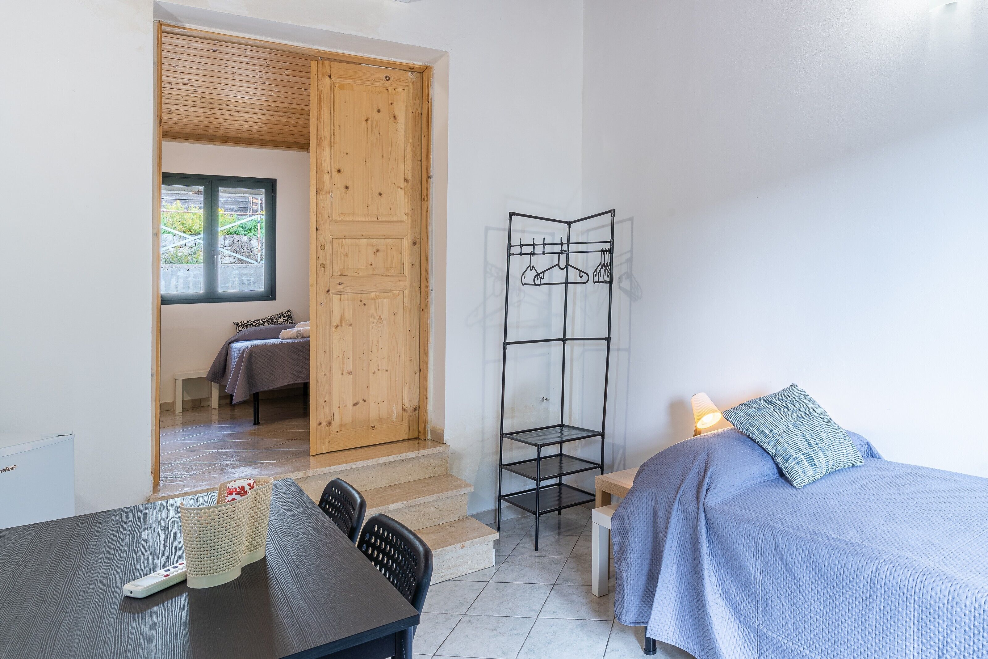 1 bedroom, bed sheets