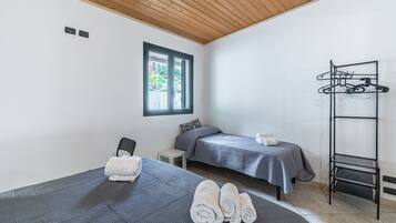 1 bedroom, bed sheets