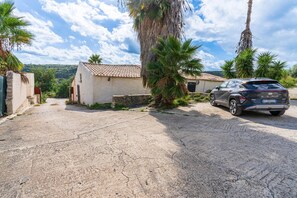 Property grounds - Studio 'Limone - Fiumara Val Di Noto' with Mountain View, Wi-Fi and Air Conditioning (Noto)