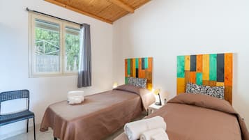 1 bedroom, bed sheets
