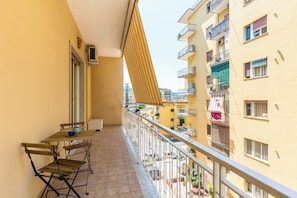 Appartement (2 Bedrooms) | Balcon