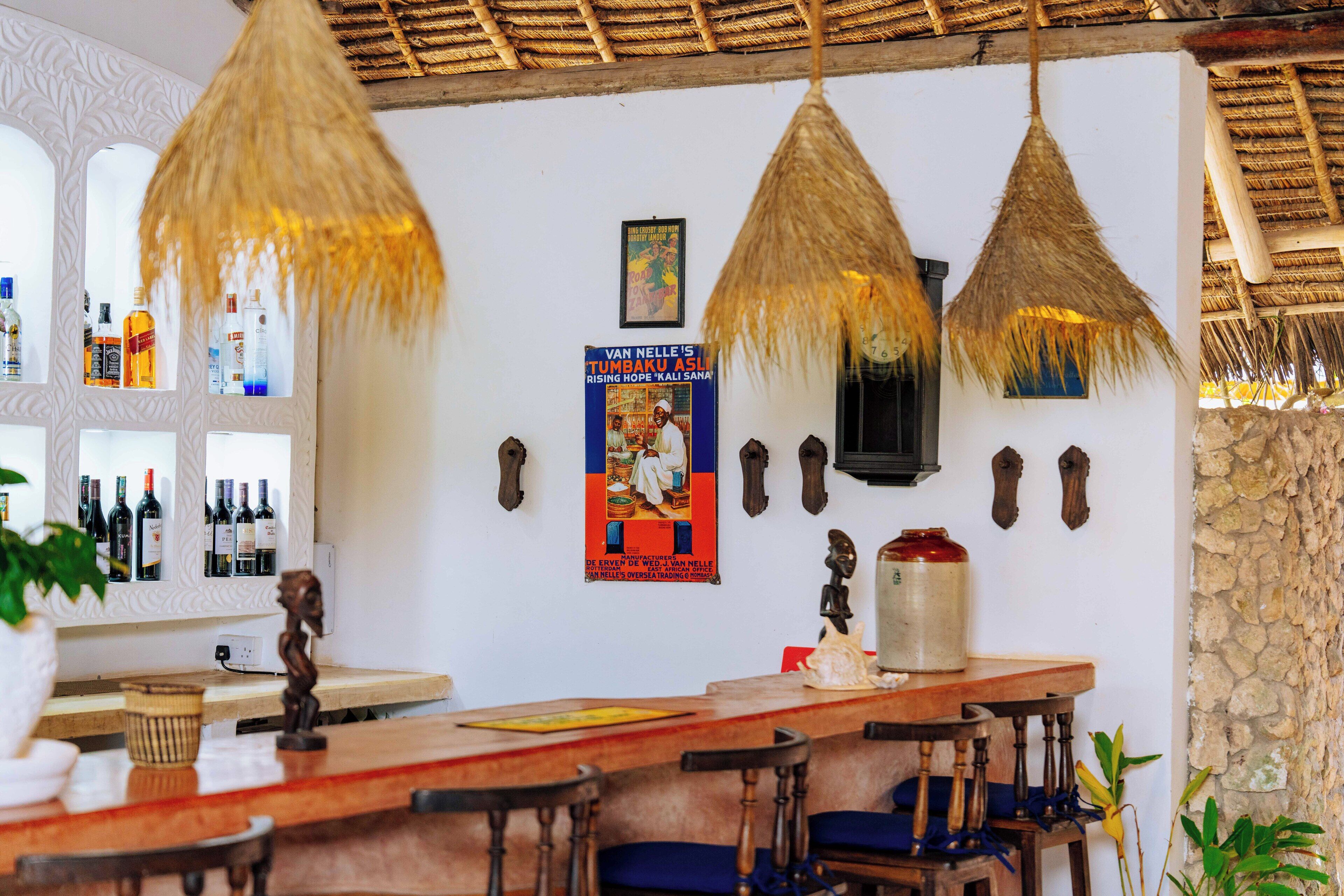 2 bars/lounges, poolside bar