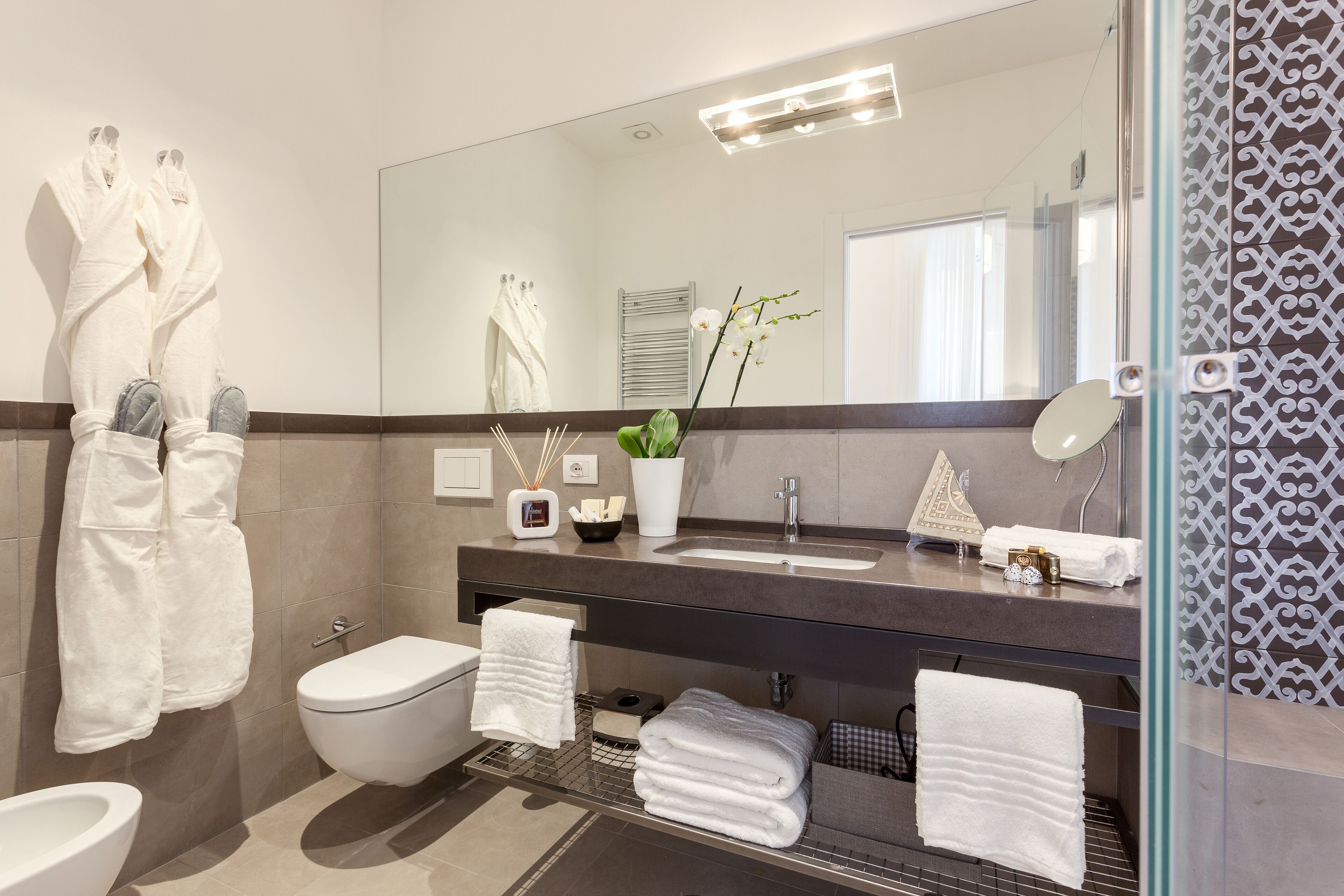 Photo - 504 Corso Suites