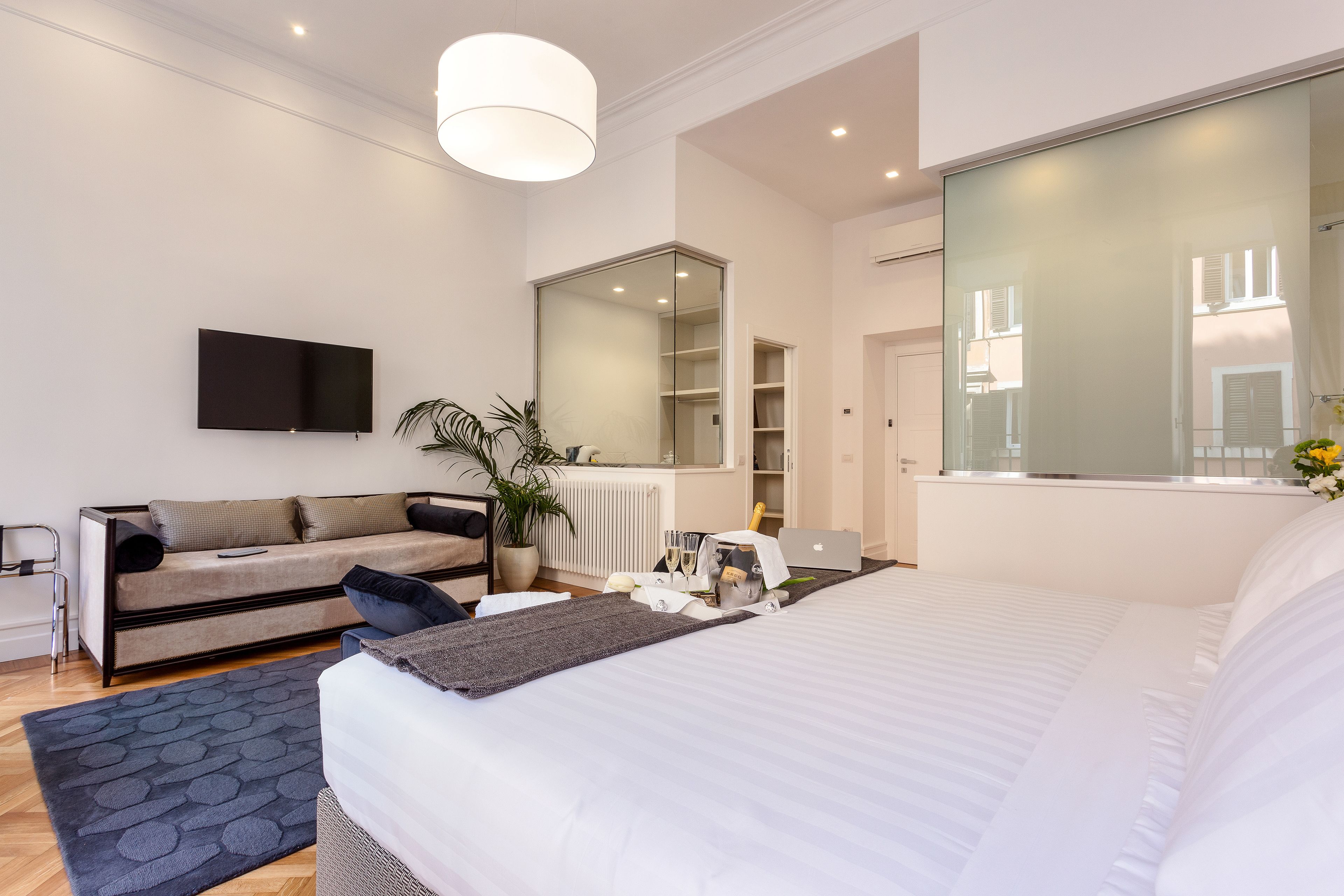 Photo - 504 Corso Suites