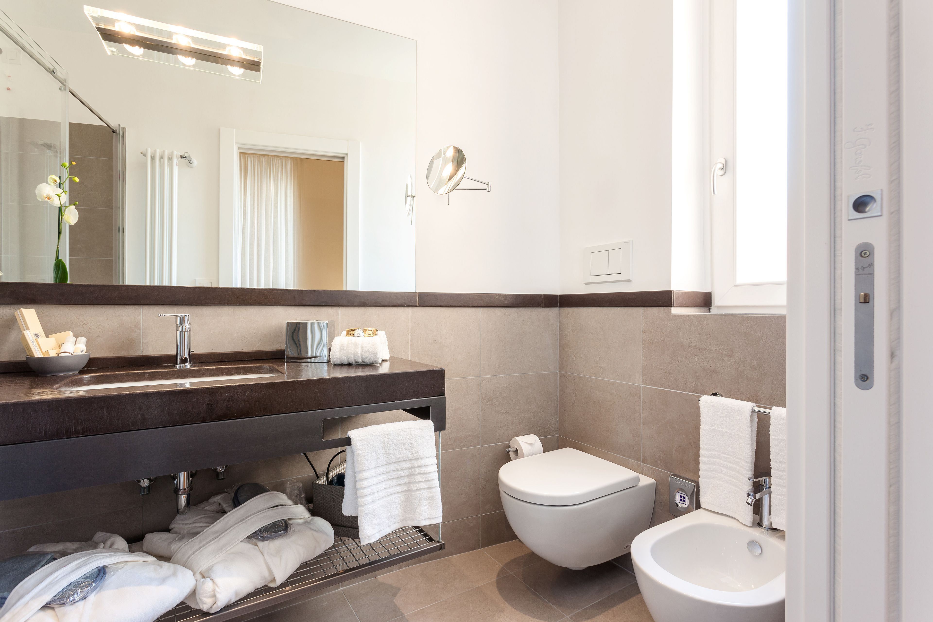 Photo - 504 Corso Suites