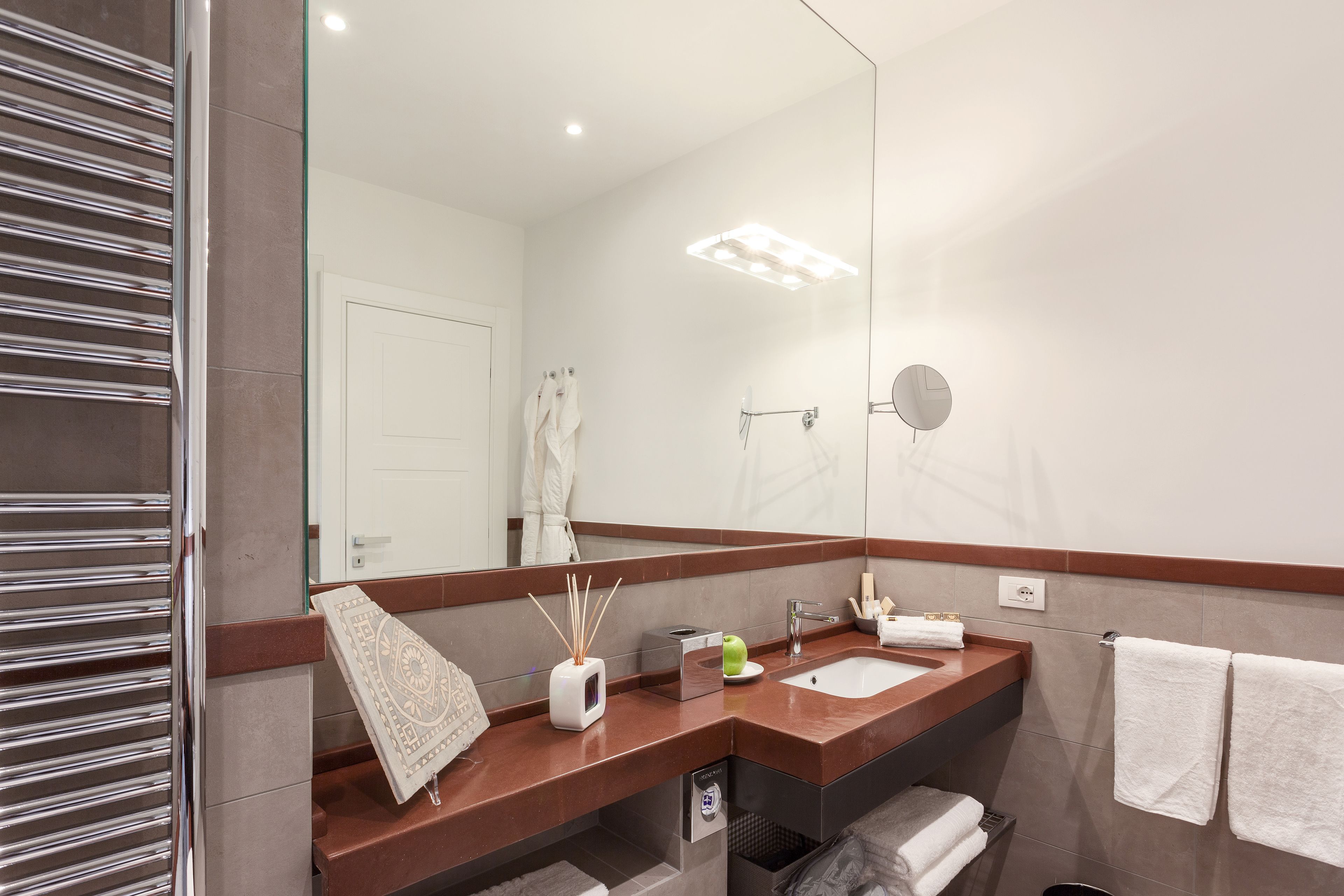 Photo - 504 Corso Suites
