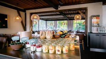 Petit déjeuner buffet compris tous les jours