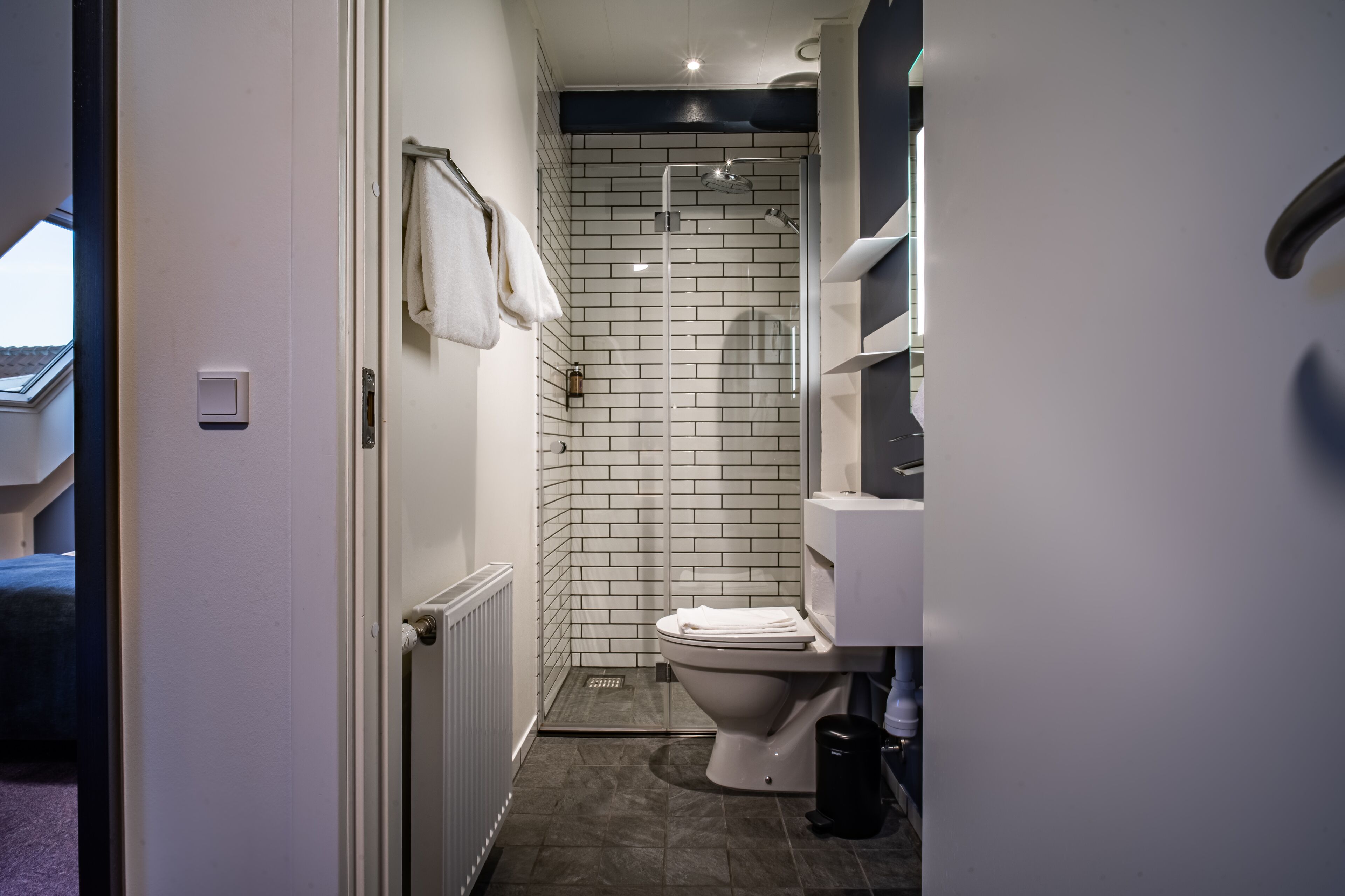 superior double or twin room | bathroom | shower, eco-friendly toiletries, hair dryer, towels