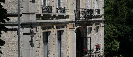 Entrée de l’hébergement