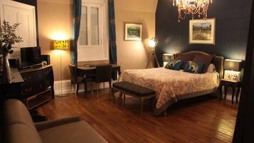 Family Room | Premium bedding, individually decorated, individually furnished