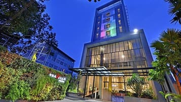 Façade de l’hébergement - soirée/nuit