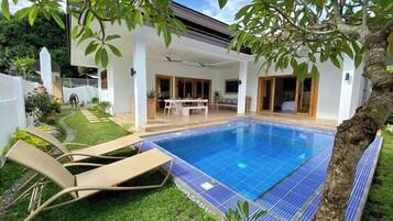 Premium-Villa, 2 Schlafzimmer, eigener Pool | 3 Schlafzimmer, hochwertige Bettwaren, Minibar, Zimmersafe