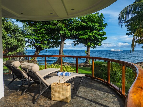 Premium Apartment, 1 Bedroom, Beach View | Terrace/patio - Vida Homes Condo Resort (Dauin)