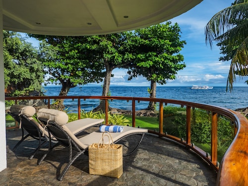 Vida Homes Condo Resort