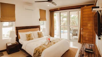 Deluxe-Apartment, 2Â Schlafzimmer, Poolblick | Hochwertige Bettwaren, Minibar, Zimmersafe, Schreibtisch