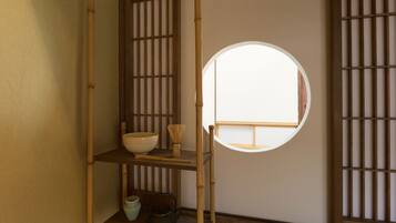 Traditional House, 2 Bedrooms, Kitchen, Garden View | 2 bedrooms, in-room safe, individually decorated, individually furnished