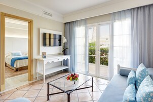 1 bedroom, in-room safe, desk, soundproofing