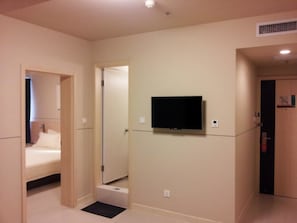 WiFi, bed sheets