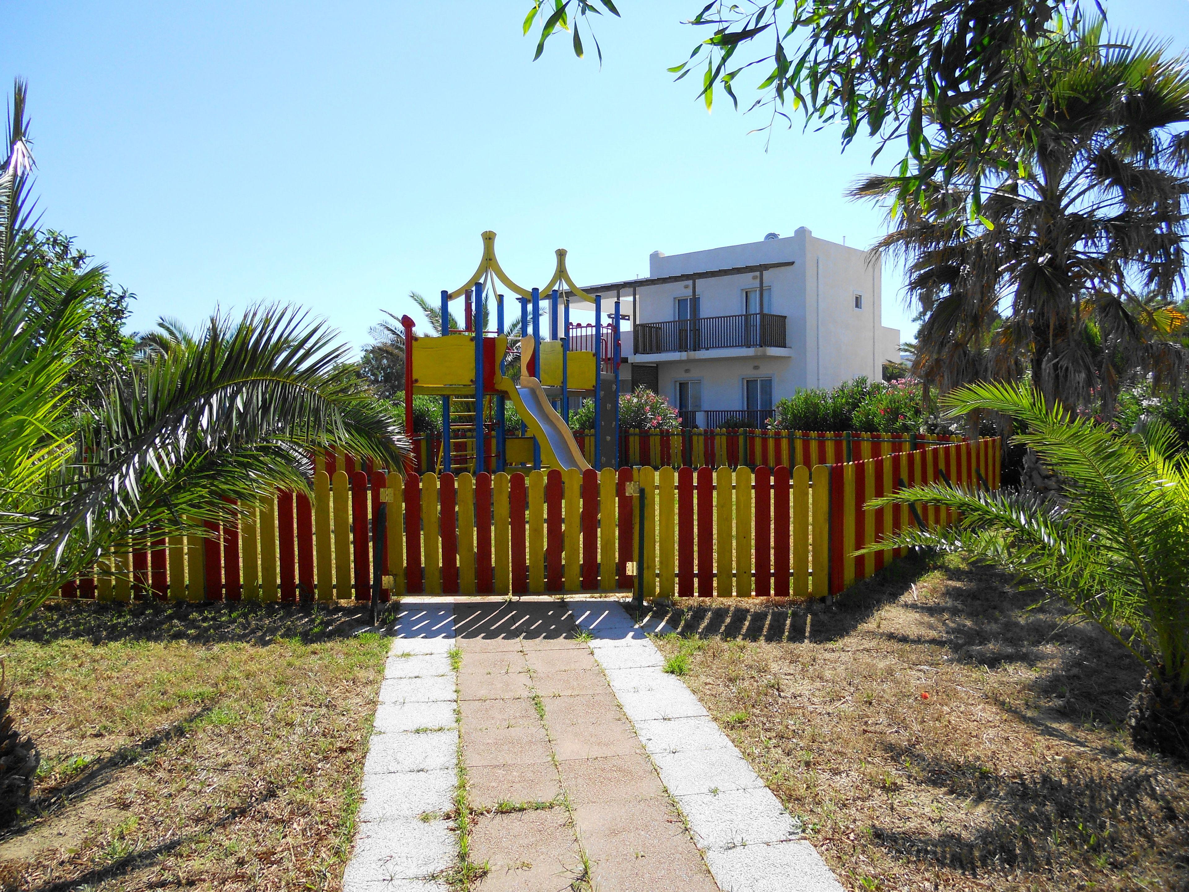 children’s play area – outdoor