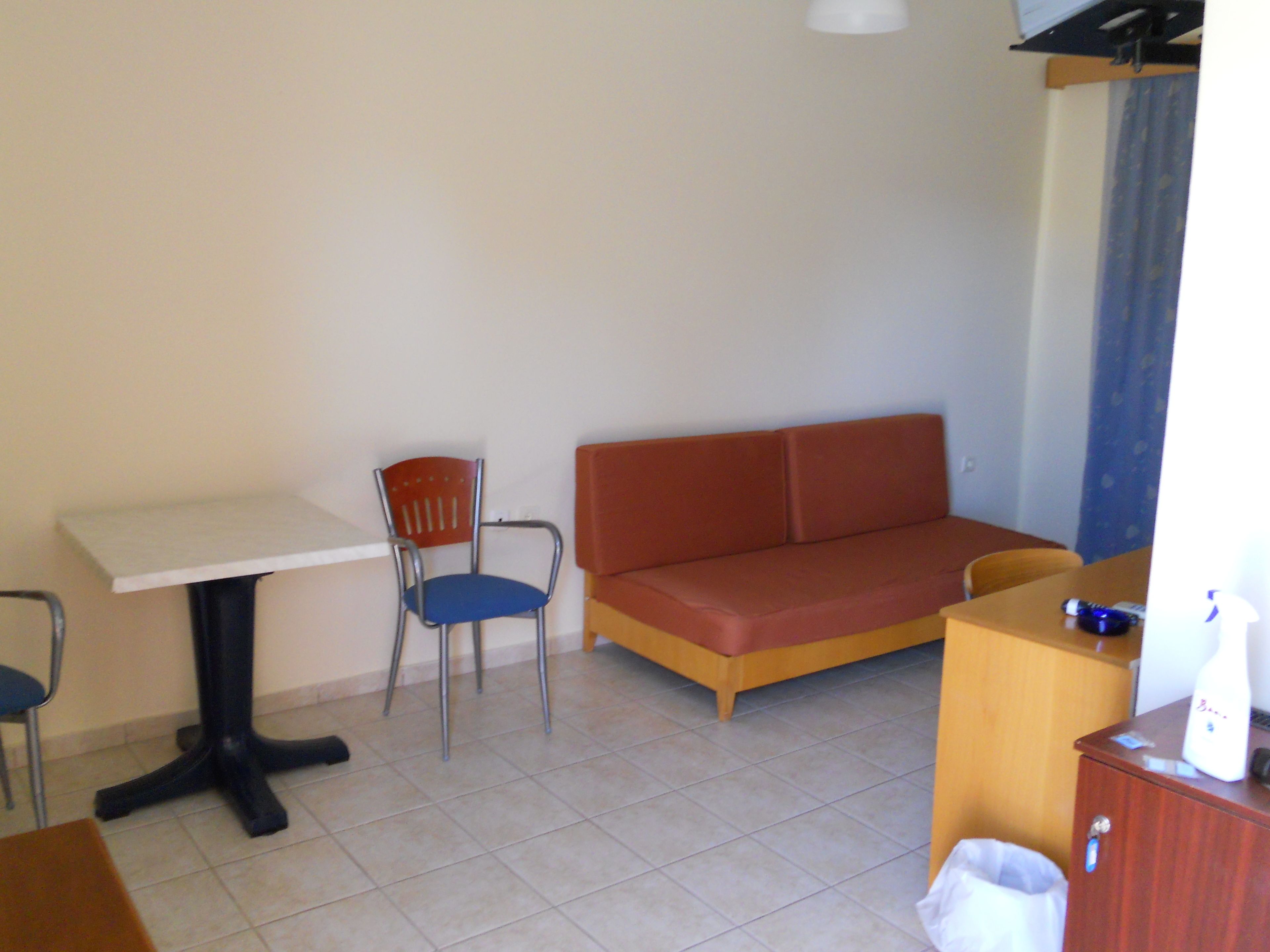 family apartment, 1 bedroom, sea view | living area | 14-inch tv with satellite channels