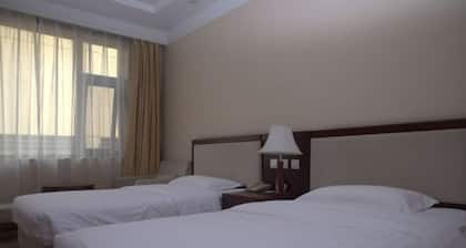 Shuangyang Hotel