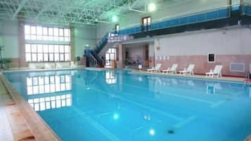 Hồ bơi trong nhà