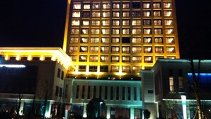Exterior - Canal Spring Hotel (Yangzhou)
