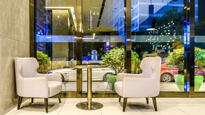 Lobby sitting area - City Comfort Inn Maoming Railway Station Wenming Road (Maoming)