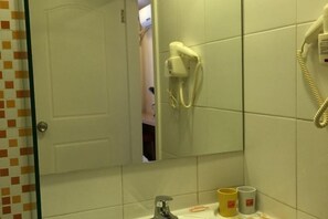 Bathroom - Homeinn Hotel (Beijing Dinghui Bridge Wuluju Subway Station) (Beijing)