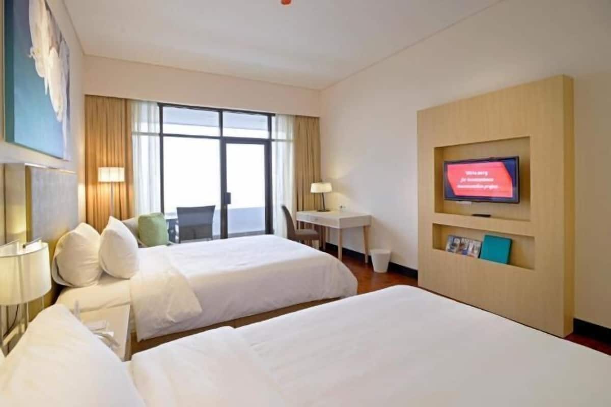 1 bedroom, desk, rollaway beds, WiFi