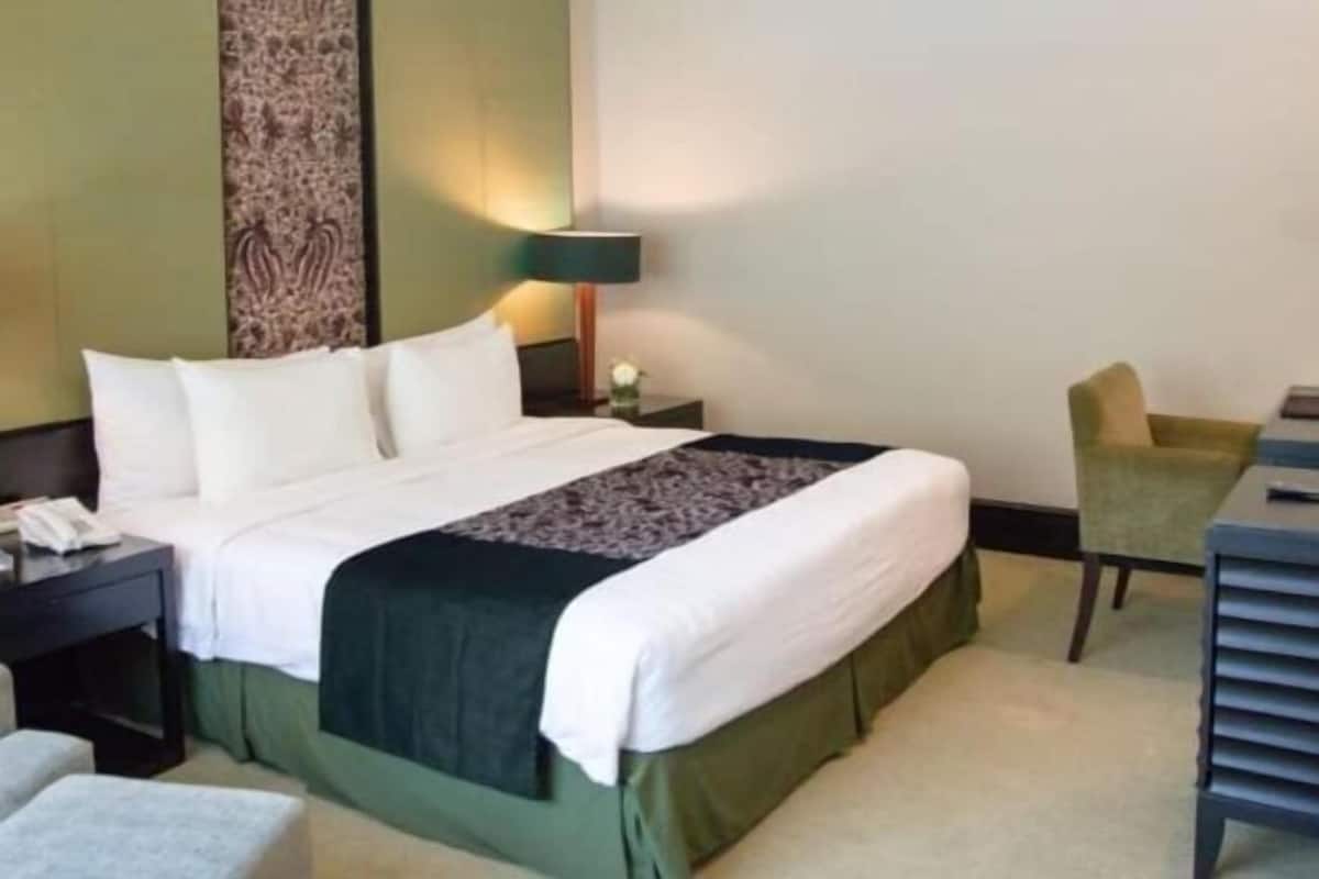 1 bedroom, desk, rollaway beds, WiFi
