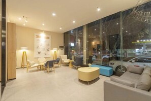 Lobby - HanTing Hotel (Zhengzhou Nanyang Road Haitansi Subway Station) (Zhengzhou)