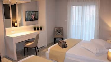 Superior Triple Room | Minibar, soundproofing, free WiFi, bed sheets