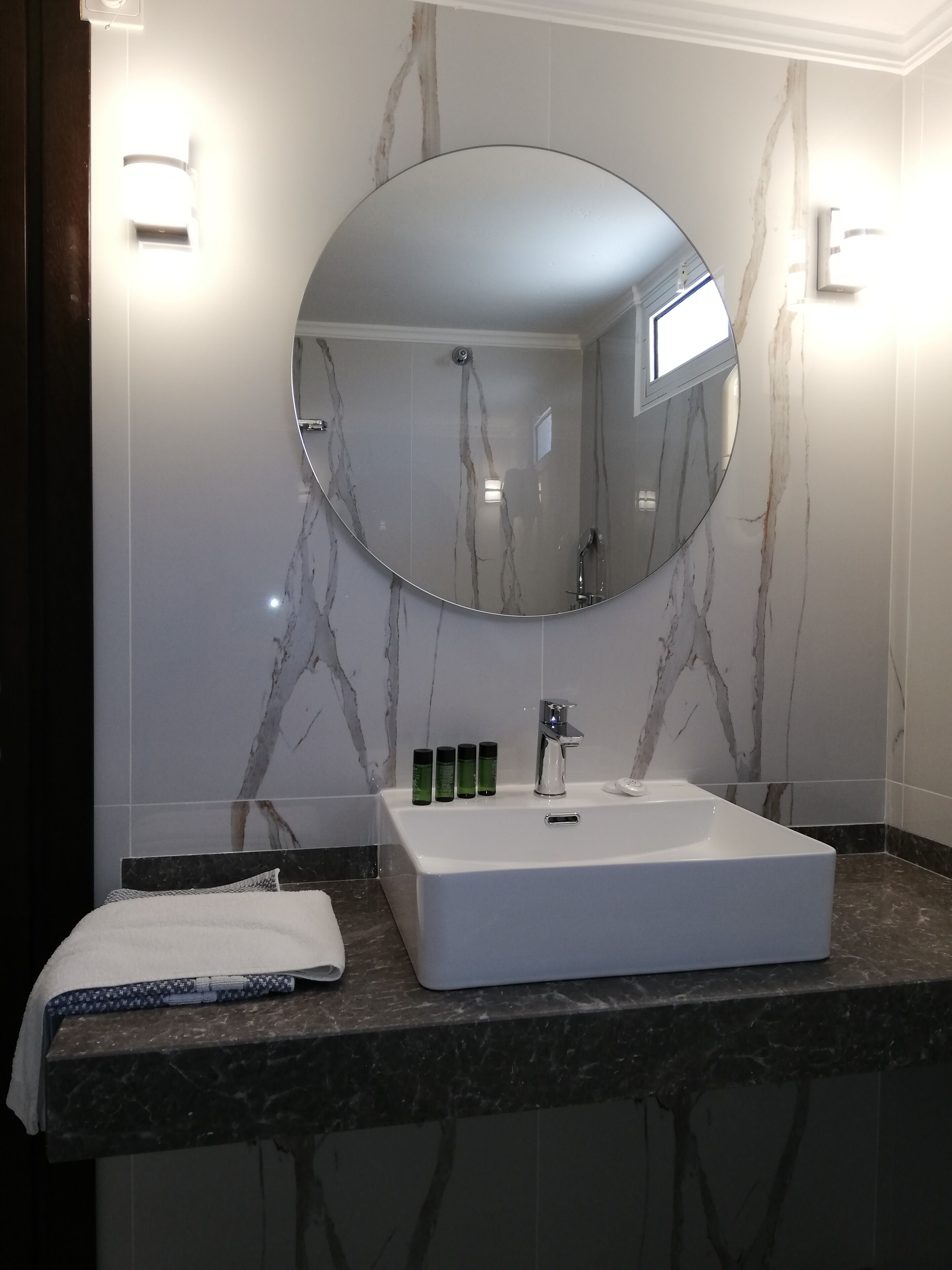 standard triple room, 3 single beds | bathroom | hair dryer, towels