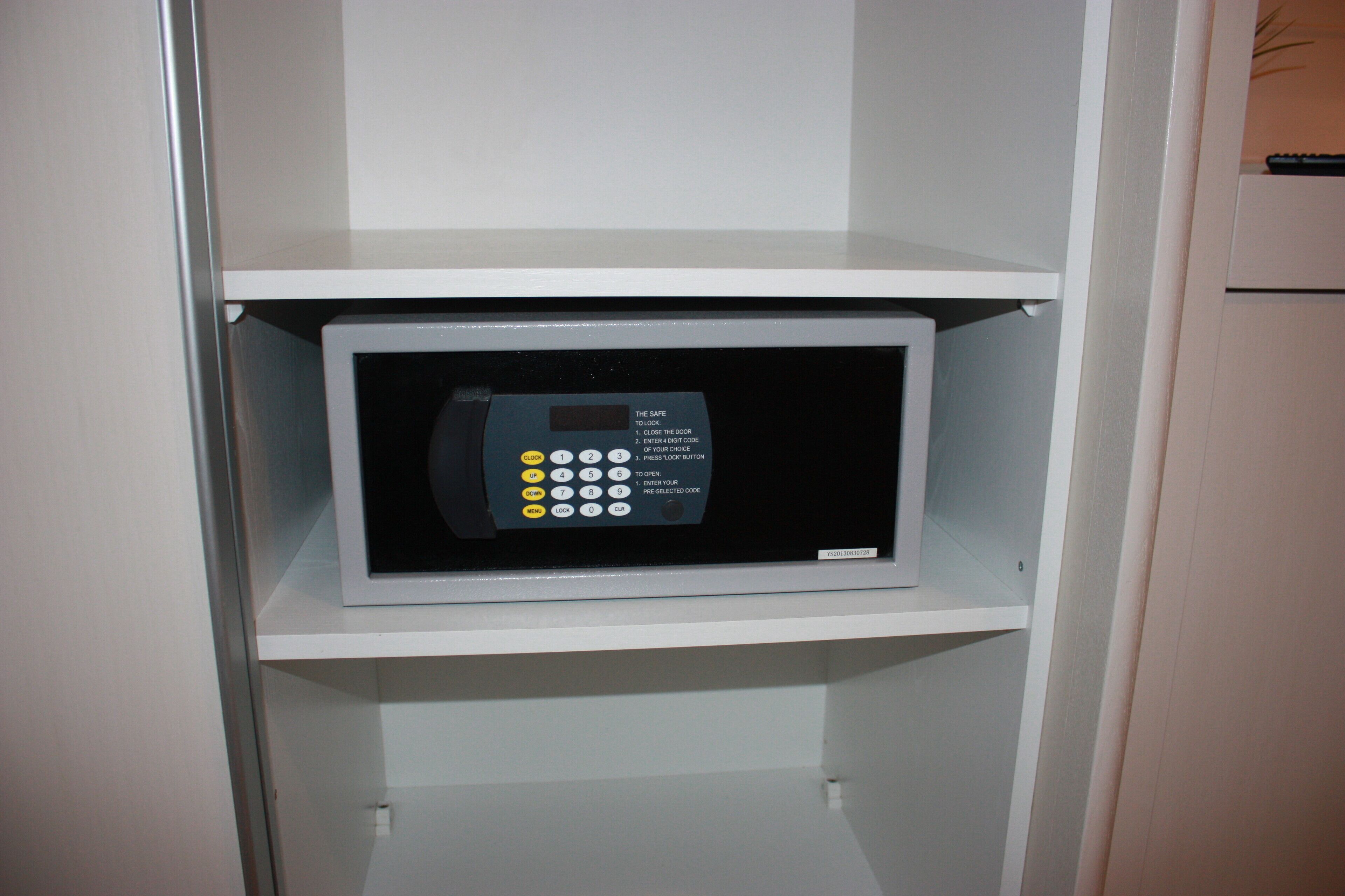 minibar, soundproofing, free wifi, bed sheets