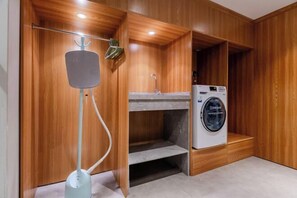 Laundry room - Homeinn Hotel ( Ningbo K11 Shopping Center, Jiangxia Bridge Metro Station Branch） (Ningbo)