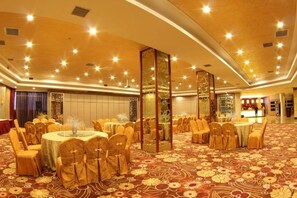 Unclassified image, 5 of 114, button - Huadong Hotel (Qitaihe (Xinjiang))