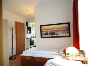 Huoneisto (#5 ) | Yksilöllisesti sisustettu, vuodevaatteet