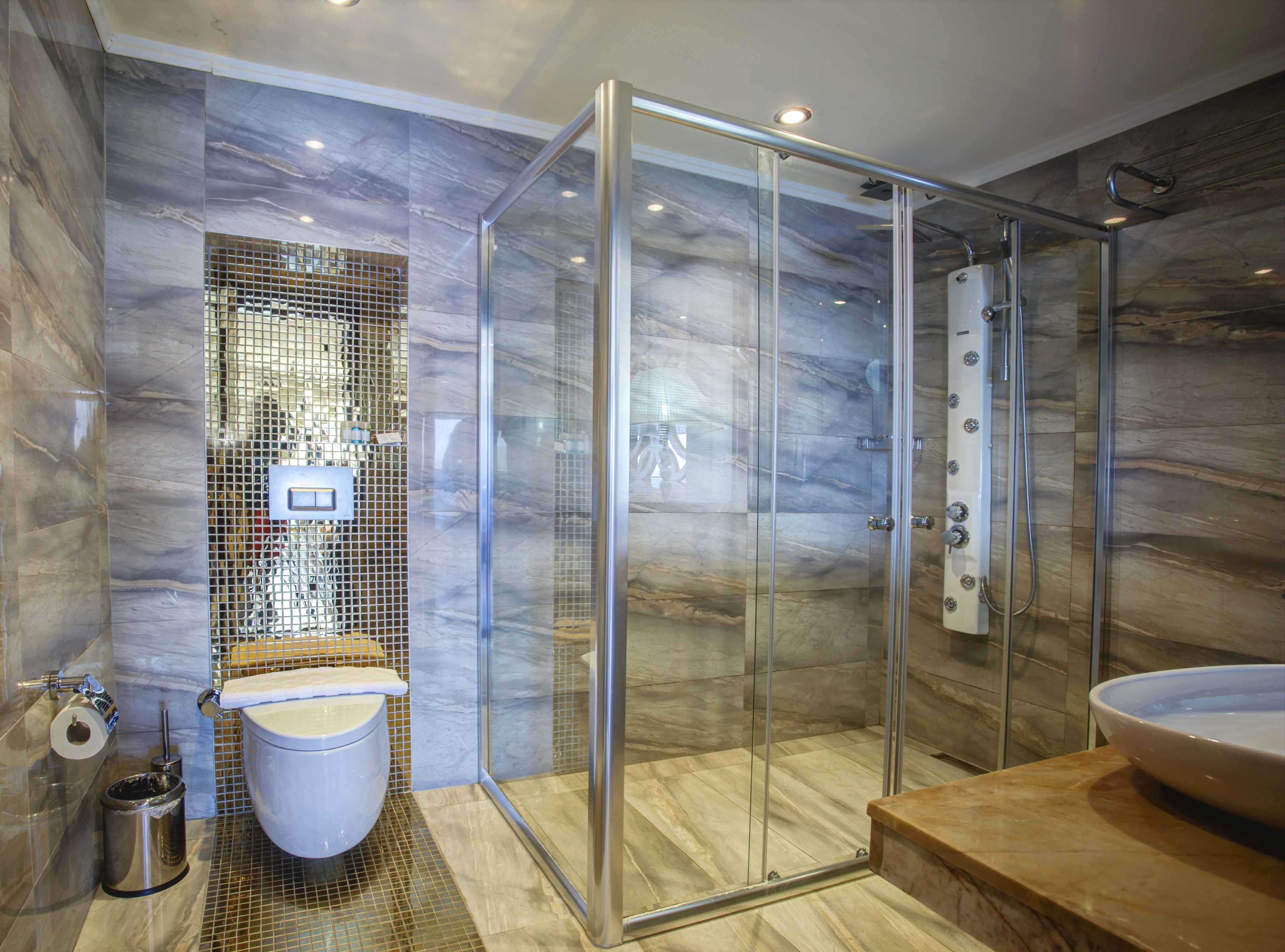 honeymoon room, 1 double bed, non smoking, sea view | bathroom amenities | shower, hair dryer, dressing gowns, slippers