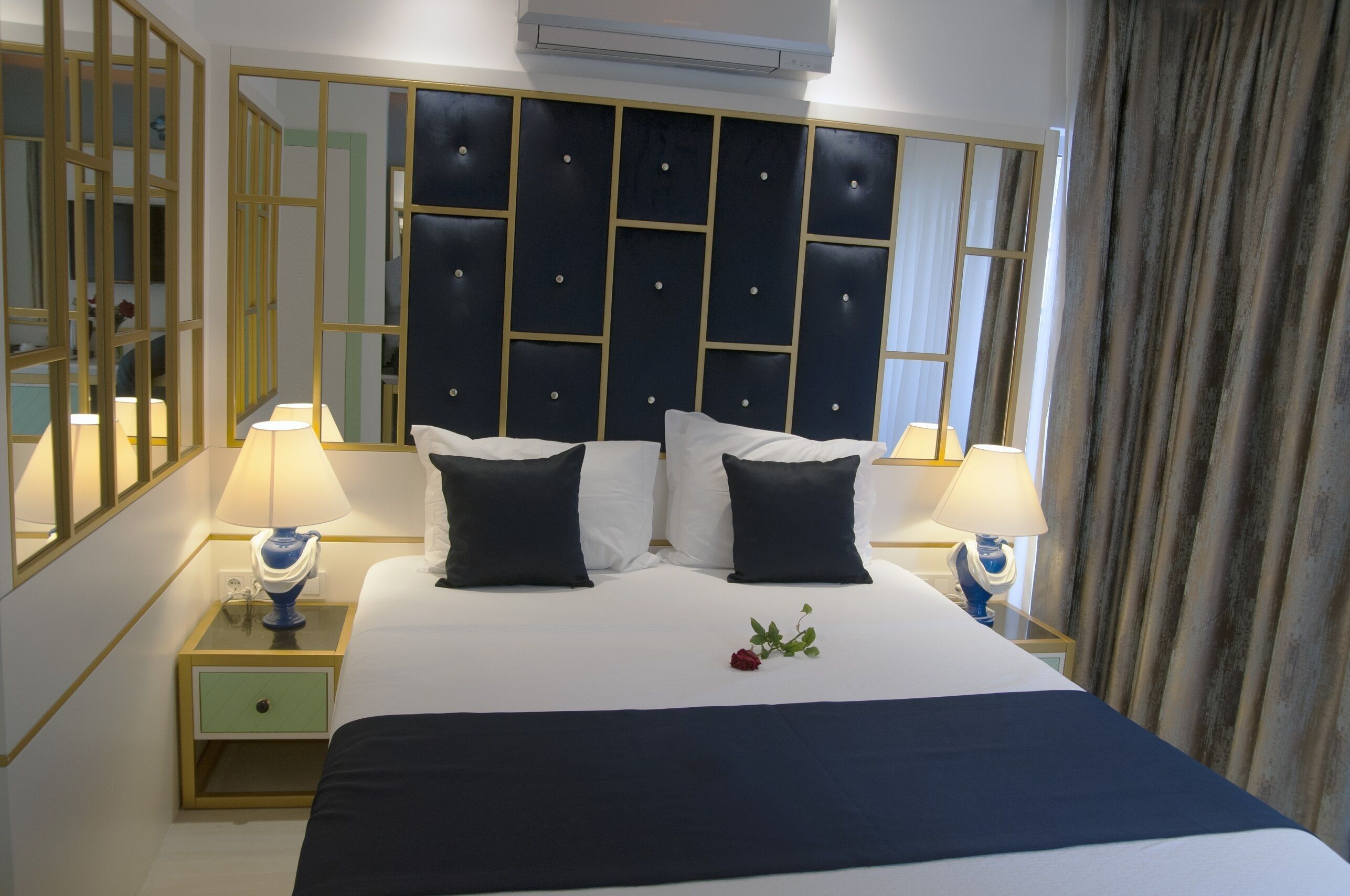 deluxe room, 1 double bed, non smoking, mountain view | premium bedding, minibar, in-room safe, desk